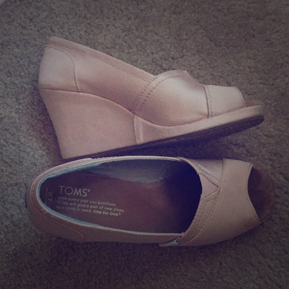 TOMS Petal Pink Peep Toe Wedges